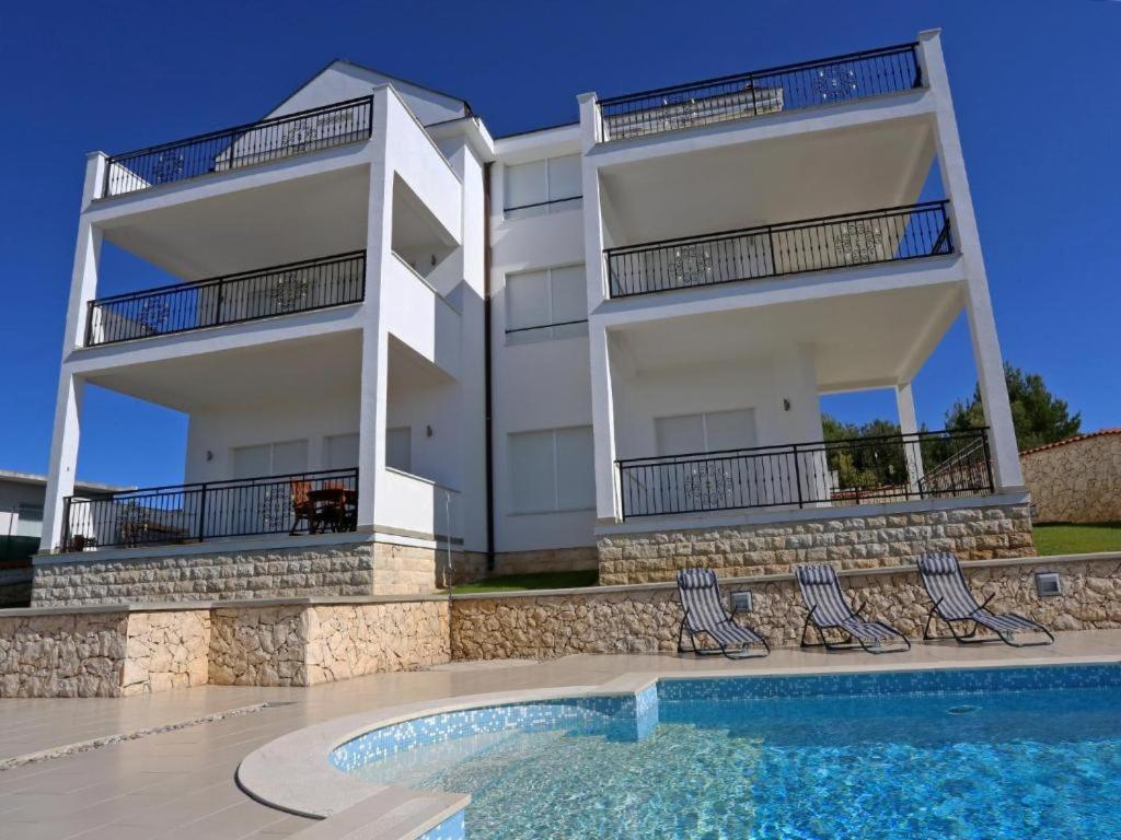 Lovely Apartment With Beautiful Pool プリモシュテン エクステリア 写真