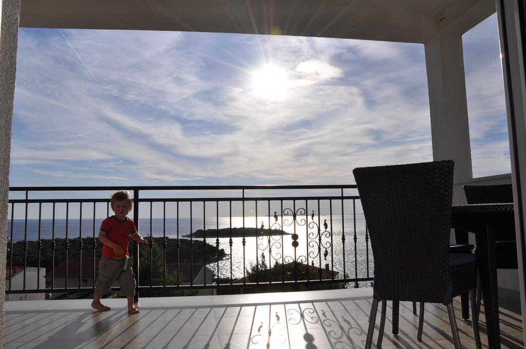 Lovely Apartment With Beautiful Pool プリモシュテン エクステリア 写真