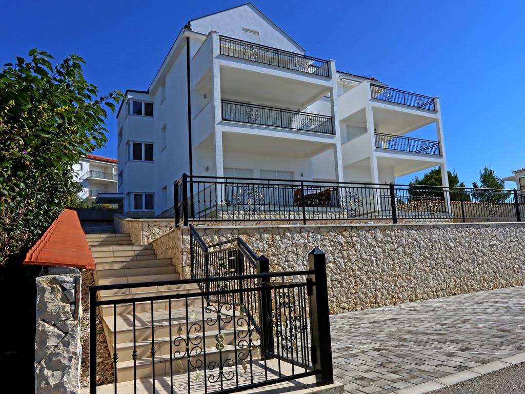 Lovely Apartment With Beautiful Pool プリモシュテン エクステリア 写真