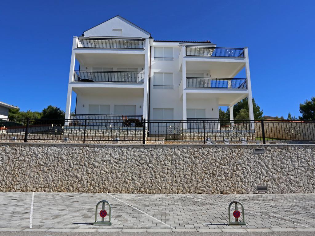 Lovely Apartment With Beautiful Pool プリモシュテン エクステリア 写真